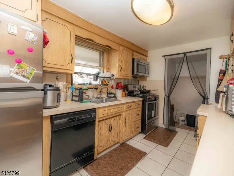 706 Keep St Linden City, NJ 07036