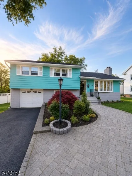 121 Mountain Ave
