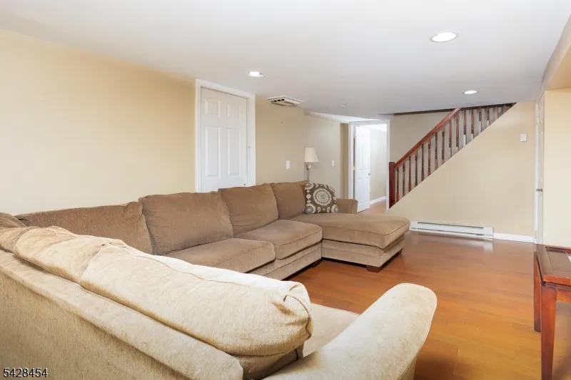 441 Blanchard Ter Hackensack City, NJ 07601