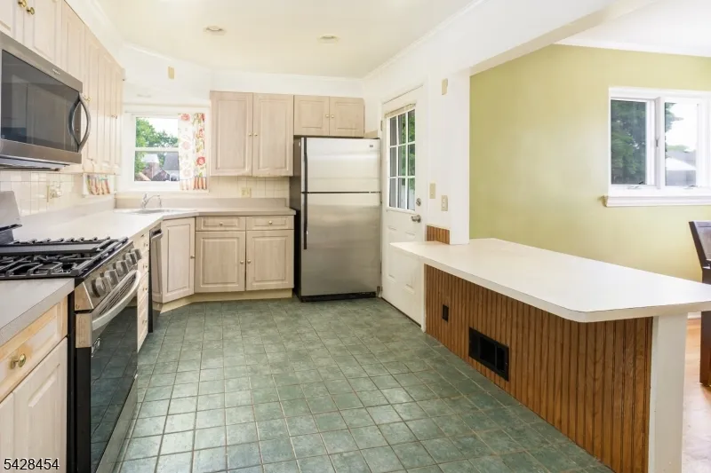 441 Blanchard Ter Hackensack City, NJ 07601