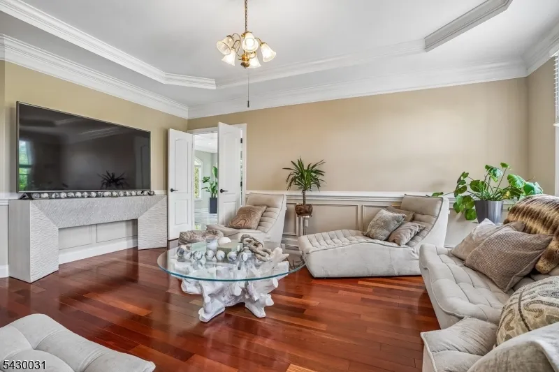 23 Balmoral Dr Alexandria, NJ 08867