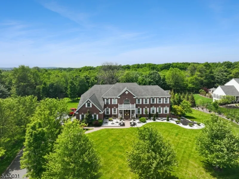 23 Balmoral Dr Alexandria, NJ 08867