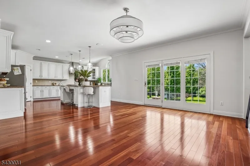 23 Balmoral Dr Alexandria, NJ 08867