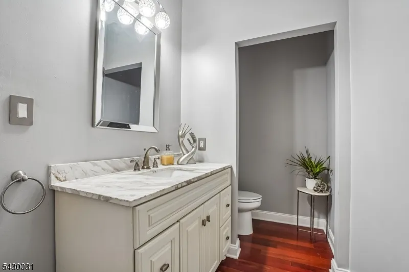 23 Balmoral Dr Alexandria, NJ 08867