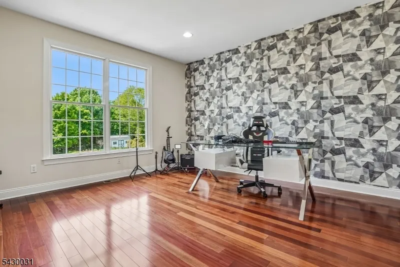 23 Balmoral Dr Alexandria, NJ 08867