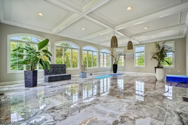 23 Balmoral Dr Alexandria, NJ 08867