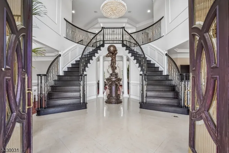 23 Balmoral Dr Alexandria, NJ 08867