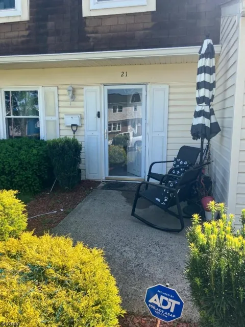21 Trescott Ln