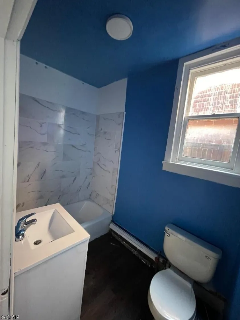 22 N Main St Phillipsburg Town, NJ 08865
