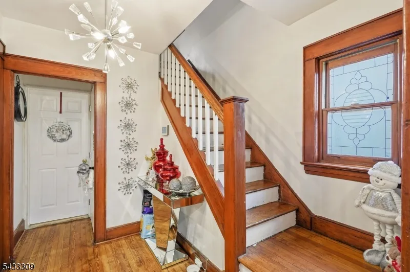 33 Sisco Pl Clifton City, NJ 07011