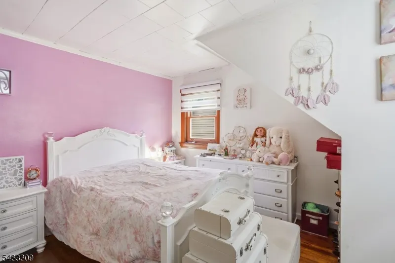 33 Sisco Pl Clifton City, NJ 07011