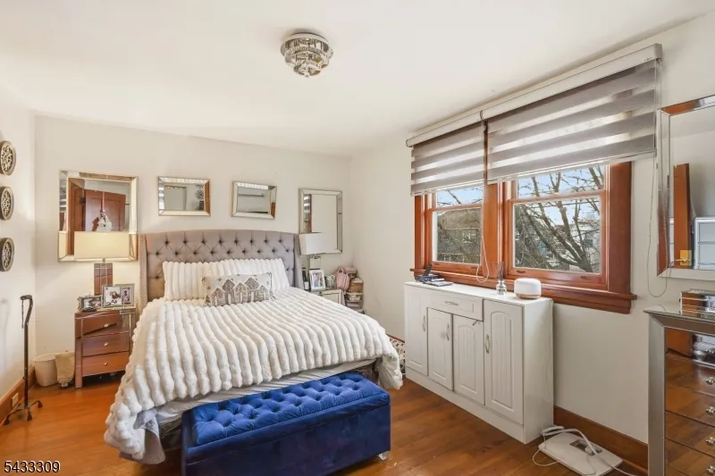 33 Sisco Pl Clifton City, NJ 07011