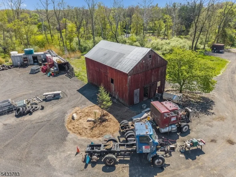 9 Creamery Ln Kingwood, NJ 08825