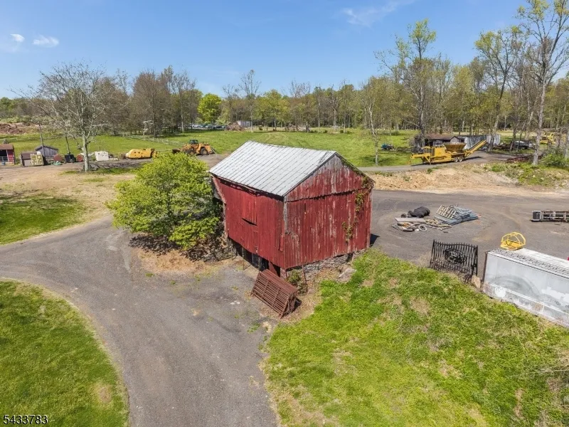 9 Creamery Ln Kingwood, NJ 08825
