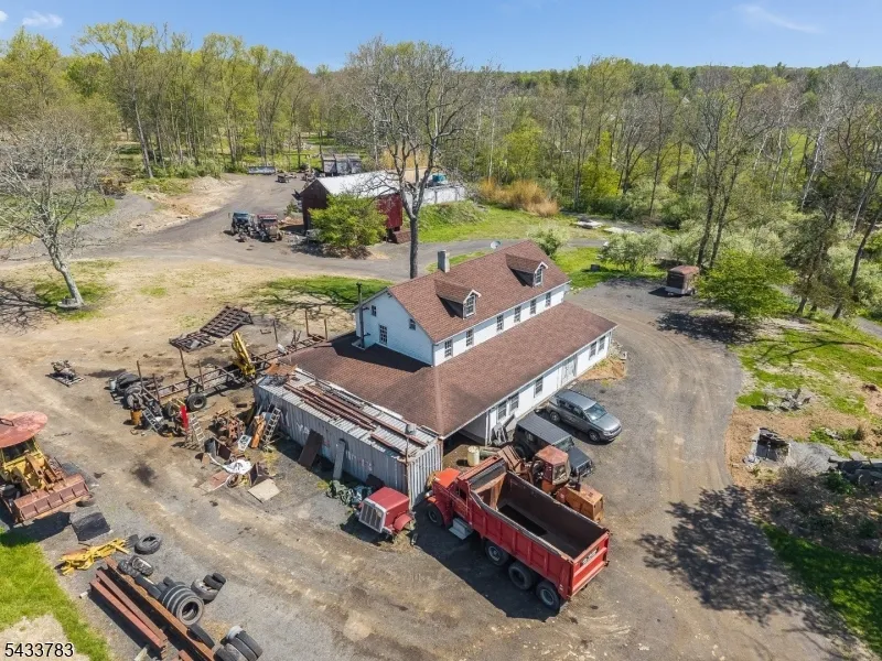 9 Creamery Ln Kingwood, NJ 08825