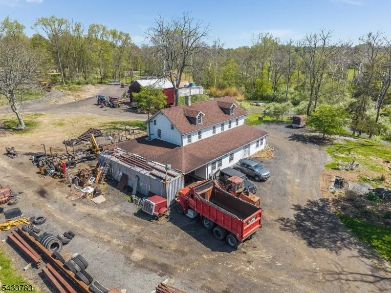 9 Creamery Ln Kingwood, NJ 08825