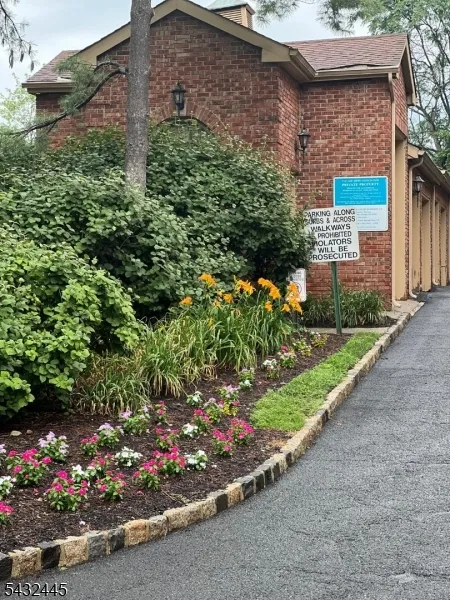 34 Mews Ln South Orange Village, NJ 07079