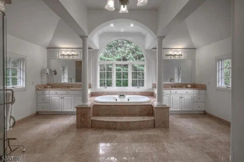 6 Wright Ln Mendham, NJ 07931
