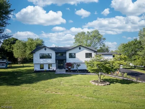 121 Fairview Dr