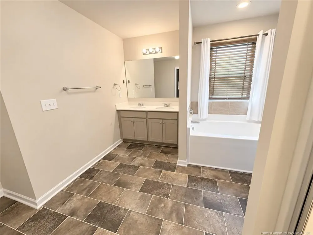 1069 Emerald Stone Loop Hope Mills, NC 28348