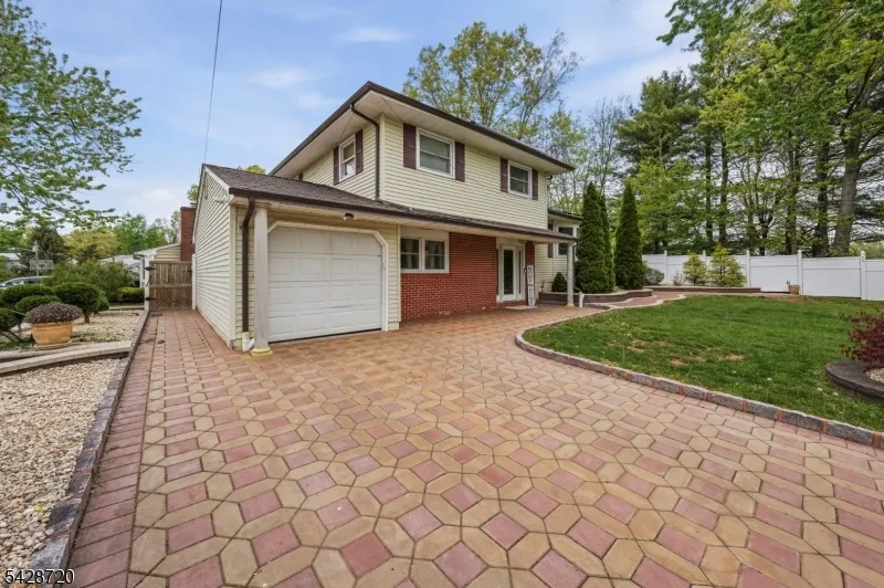 1351 Suwanee Dr North Brunswick, NJ 08902