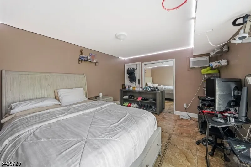 1351 Suwanee Dr North Brunswick, NJ 08902