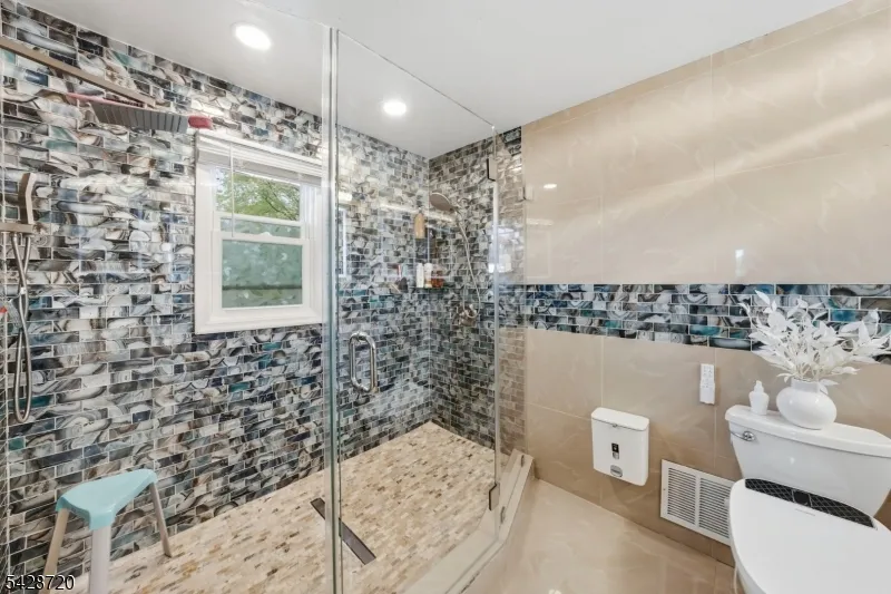 1351 Suwanee Dr North Brunswick, NJ 08902