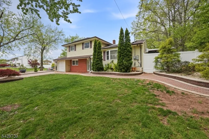 1351 Suwanee Dr North Brunswick, NJ 08902