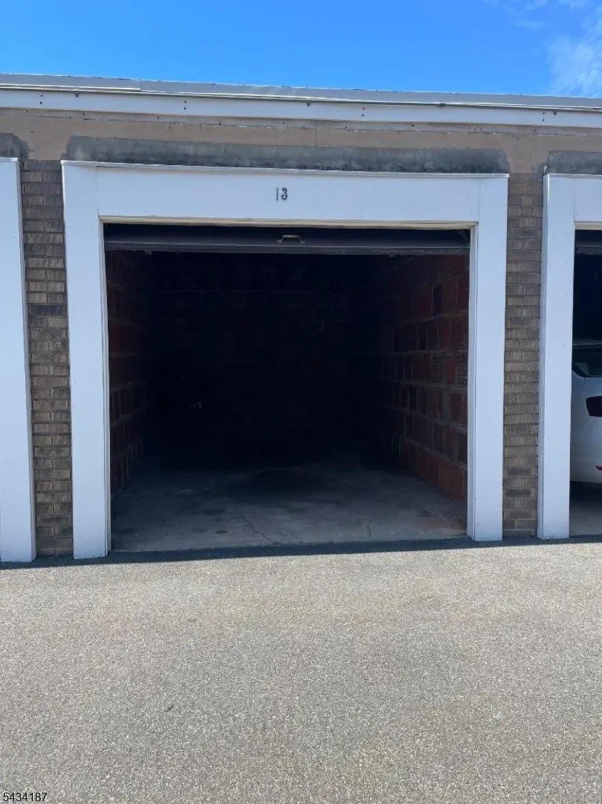 49 Park Ave #42 Unit 42 Bloomfield, NJ 07003