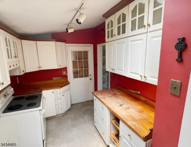438 Old Dover Rd Parsippany-Troy Hills, NJ 07950
