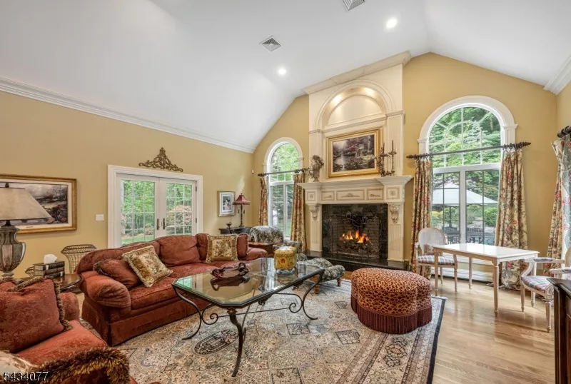68 Brams Hill Dr Mahwah, NJ 07430
