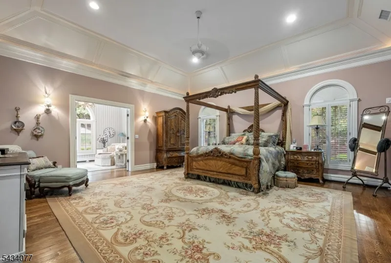 68 Brams Hill Dr Mahwah, NJ 07430