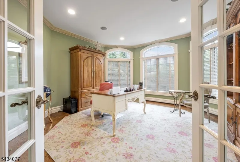 68 Brams Hill Dr Mahwah, NJ 07430