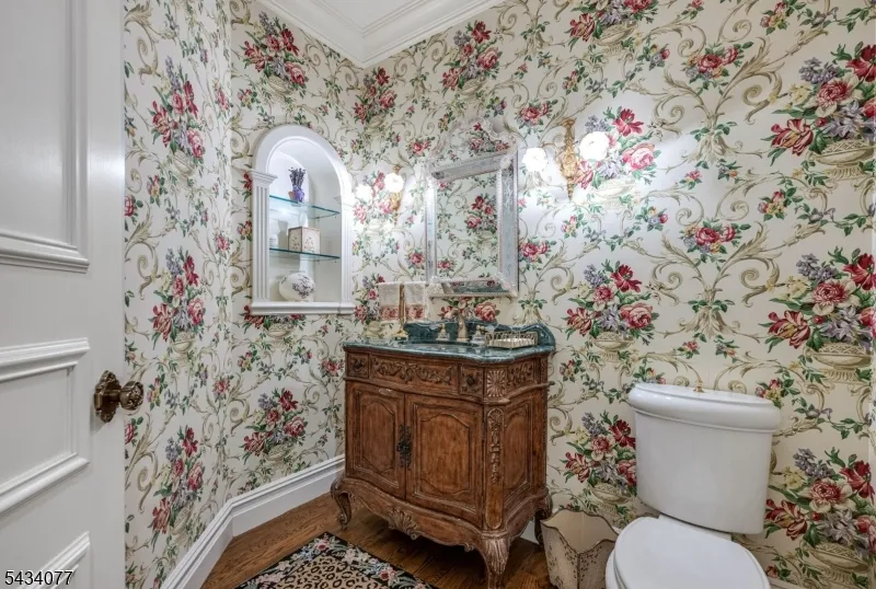 68 Brams Hill Dr Mahwah, NJ 07430