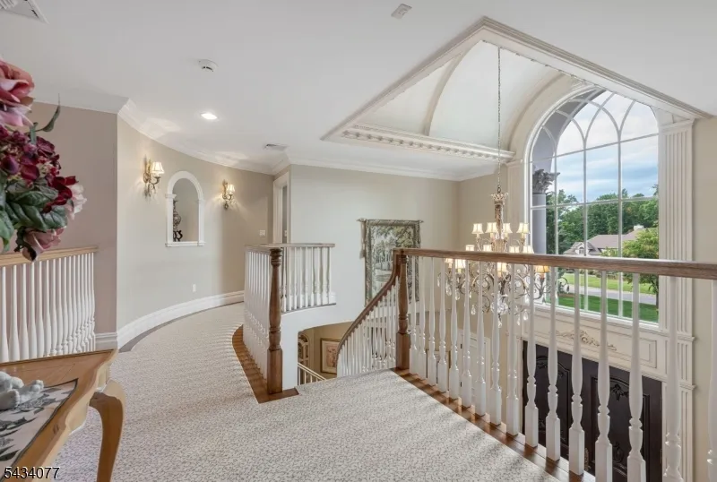 68 Brams Hill Dr Mahwah, NJ 07430
