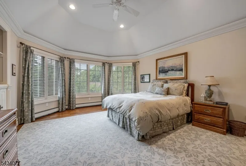 68 Brams Hill Dr Mahwah, NJ 07430