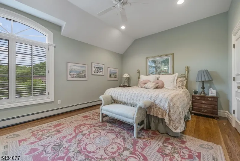 68 Brams Hill Dr Mahwah, NJ 07430