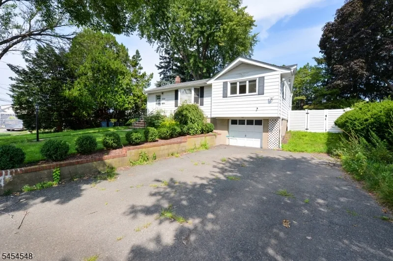 8 Henderson Blvd Fair Lawn, NJ 07410