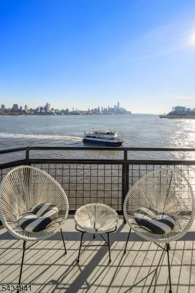 600 Harbor #1079 Unit 1079 Weehawken, NJ 07086