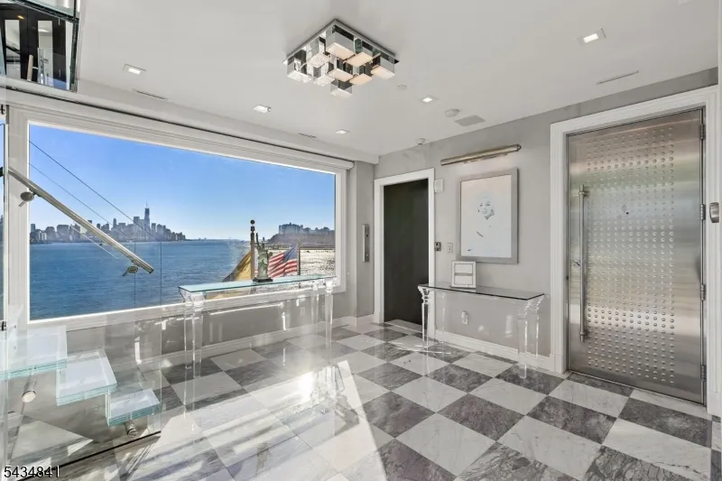 600 Harbor #1079 Unit 1079 Weehawken, NJ 07086