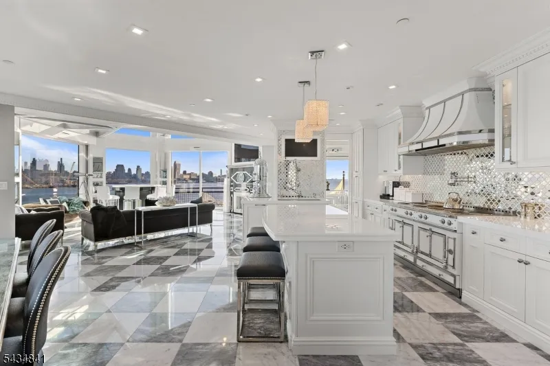 600 Harbor #1079 Unit 1079 Weehawken, NJ 07086