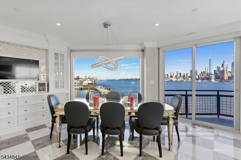 600 Harbor #1079 Unit 1079 Weehawken, NJ 07086