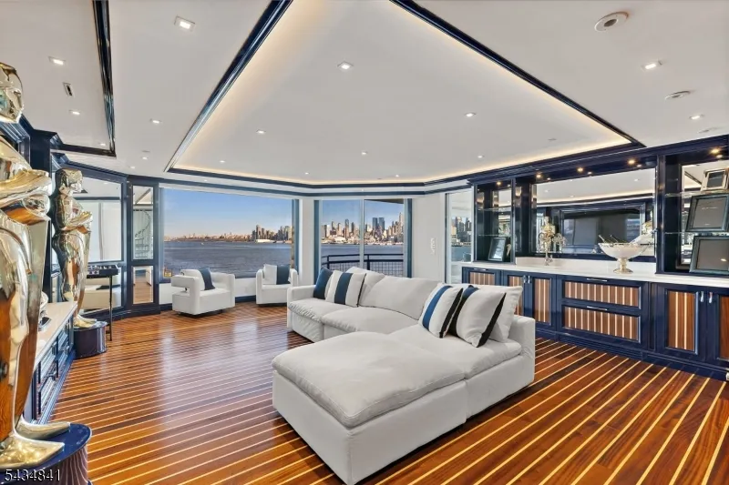 600 Harbor #1079 Unit 1079 Weehawken, NJ 07086