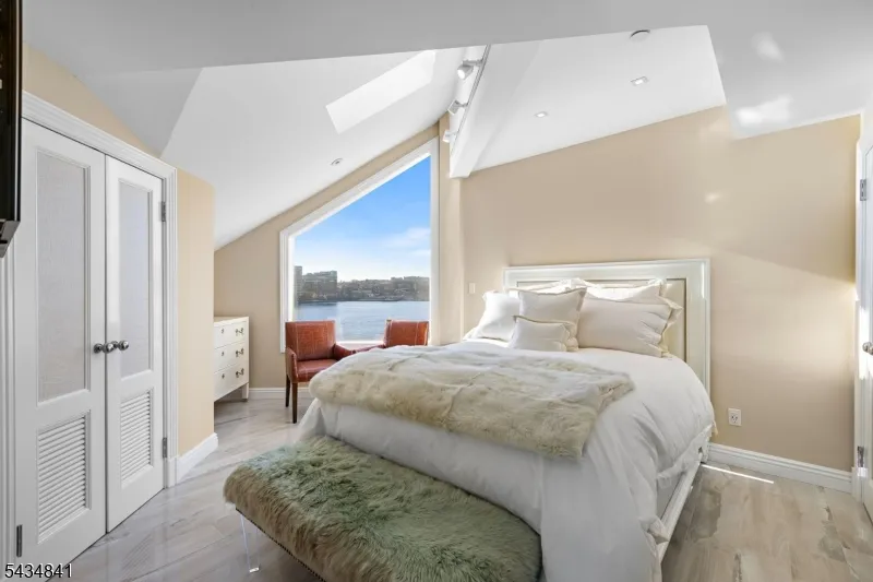 600 Harbor #1079 Unit 1079 Weehawken, NJ 07086