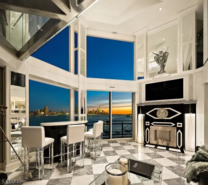 600 Harbor #1079 Unit 1079 Weehawken, NJ 07086