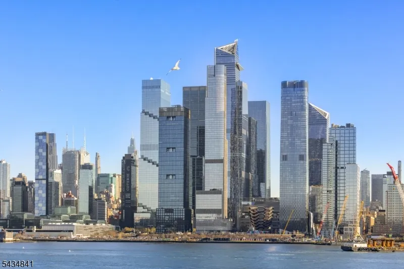 600 Harbor #1079 Unit 1079 Weehawken, NJ 07086