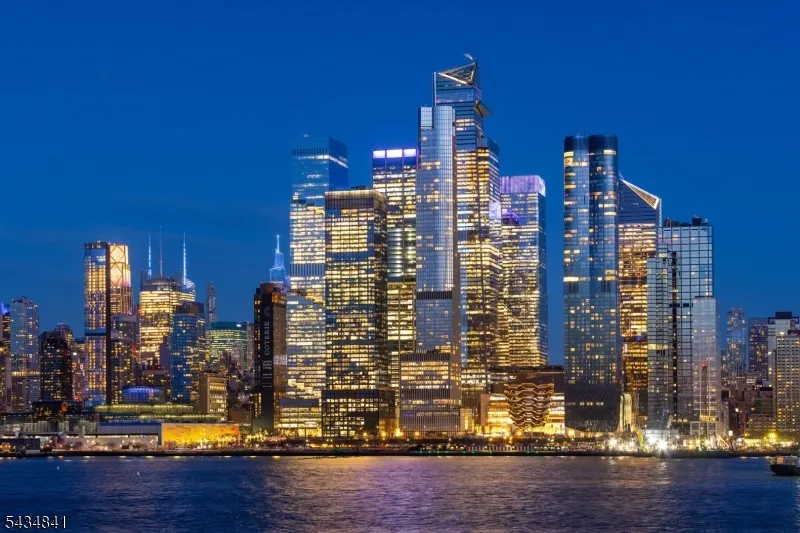 600 Harbor #1079 Unit 1079 Weehawken, NJ 07086