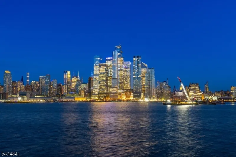 600 Harbor #1079 Unit 1079 Weehawken, NJ 07086