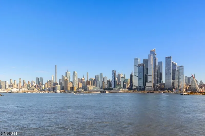 600 Harbor #1079 Unit 1079 Weehawken, NJ 07086