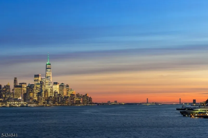 600 Harbor #1079 Unit 1079 Weehawken, NJ 07086